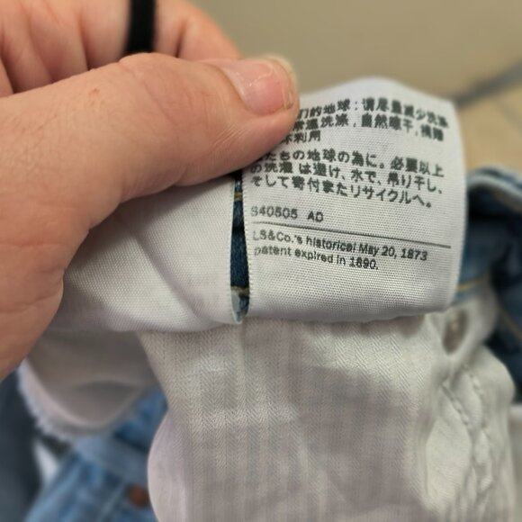 Levi’s Mid-Rise Boyfriend Jeans Size 30 – Relaxed Fit Denim - Picture 5 of 6